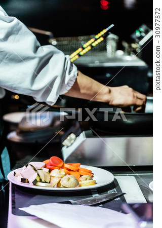 chef at work 30977872