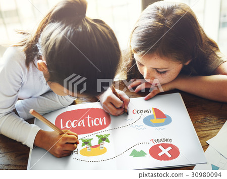 Kids playing treasure hunt graphic Kids playing treasure hunt graphic 30980094
