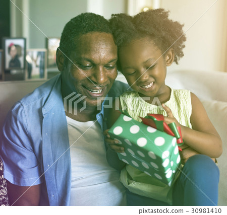 Father Daughter Open Gift Box Surprise 30981410