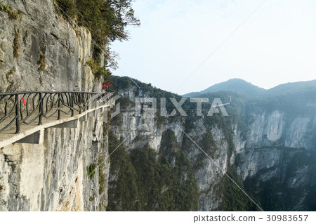 Zhangjiajie, Ho men, China 30983657
