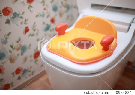 Toilet training assistance toilet seat (Owaramaro toilet flush toilet bowl tower house my home apartment) Toilet training assistance toilet seat (Owaramaro toilet flush toilet bowl tower house my home apartment) 30984824