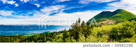 新鮮的綠色Yonezuka和Kishima-dake的Aso Gyoopark 新鮮的綠色Yonezuka和Kishima-dake的Aso Gyoopark 30985198