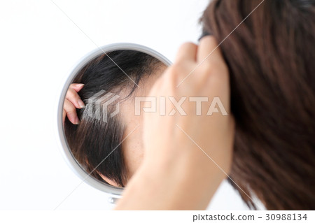 檢查白髮的女人 檢查白髮的女人 30988134