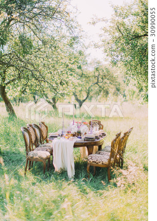 The composition of the table layout placed in the The composition of the table layout placed in the 30990055