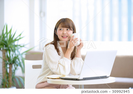 Business woman office lady laptop worker working woman coffee break girls college life breath 30992945