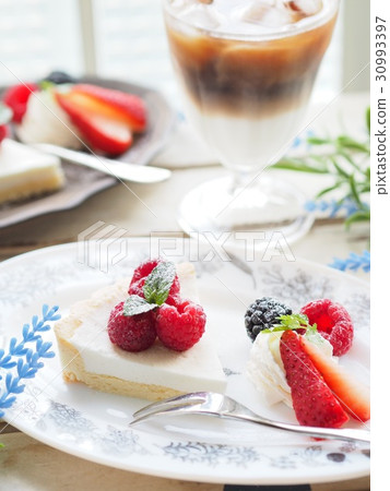 茶時間與覆盆子芝士蛋糕 30993397