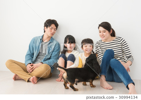 Parent-child portrait casual family image 30994134