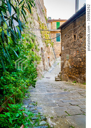 The streets of the old Italian city of Sorano The streets of the old Italian city of Sorano 30998262