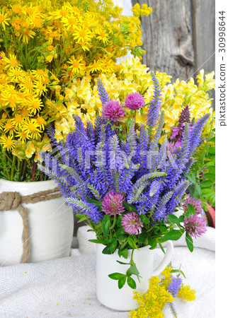 Beautiful bouquets of bright wildflowers 30998644