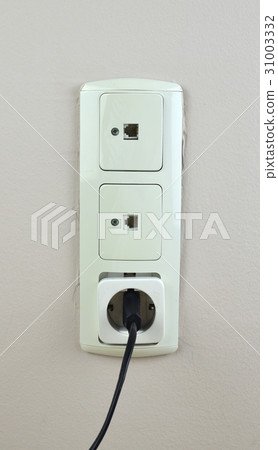 Three Used Sockets Three Used Sockets 31003332