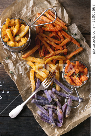 Variety of french fries 31003668