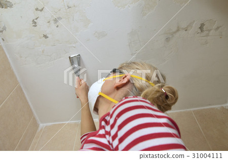 Preparing Ceiling for Smoothing Preparing Ceiling for Smoothing 31004111