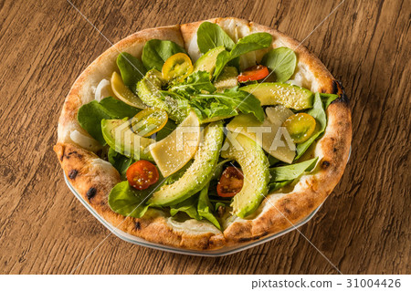 Vegetable Pizza with green-yellow vegetables 31004426