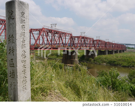 老石紀念碑和鐵橋樑 31010014