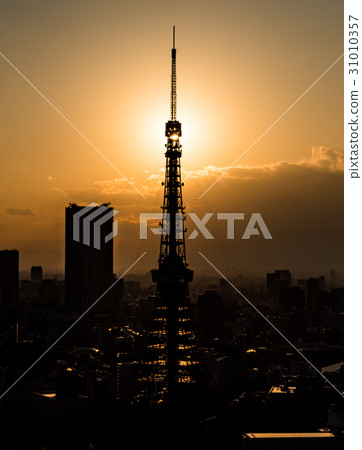 東京塔和晚上景觀在東京市中心·鑽石東京塔 東京塔和晚上景觀在東京市中心·鑽石東京塔 31010357