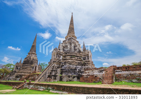 Ruins of Wat Phra Si Sanphet in Ayutthaya Ruins of Wat Phra Si Sanphet in Ayutthaya 31011893