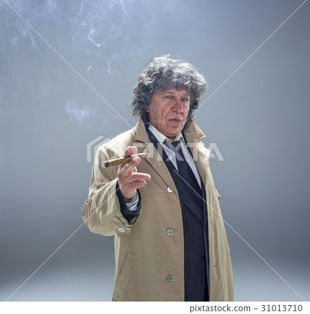 The senior man with cigar as detective or boss of The senior man with cigar as detective or boss of 31013710