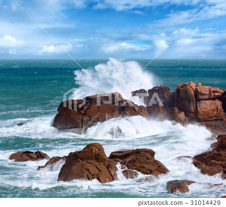 The Pink Granite Coast wave (Brittany, France). 31014429