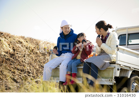 國家生活的家庭吃午飯 31016430