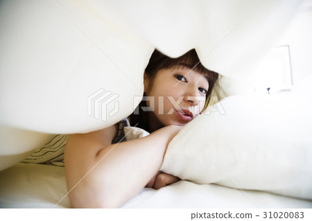Waking up Female Waking up Bedroom Lifestyle Bedroom Waking up Female Waking up Bedroom Lifestyle Bedroom 31020083