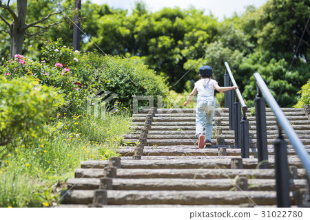 爬樓梯的女孩 爬樓梯的女孩 31022780