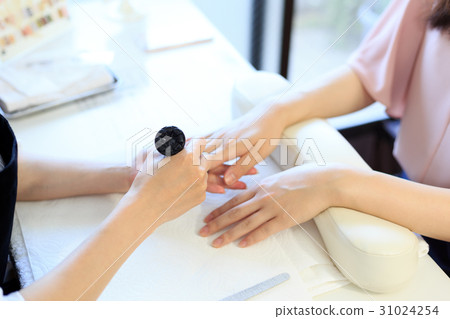 Beauty Image Nail Salon Treatment: Professional Procedure Photography Cooperation: itokichi 31024254
