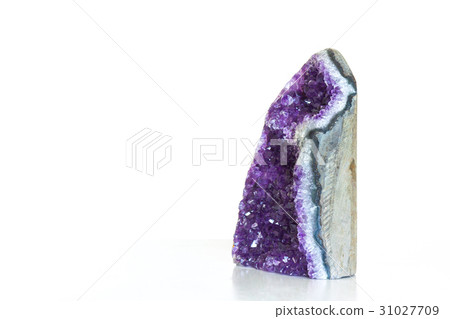 Amethyst crystal a semiprecious gem Amethyst crystal a semiprecious gem 31027709