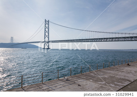 Akashi Kaikyo suspension bridge 31029941