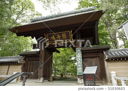 Pure-ji Temple Kujirushi Buddha（門：Okuzawa） 31030683
