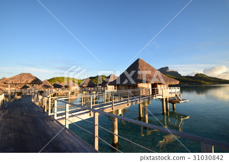 大溪地_波拉波拉島_水上小屋和大海 大溪地_波拉波拉島_水上小屋和大海 31030842