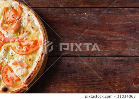 Baked pizza with tomato and salmon, flat lay 31034068