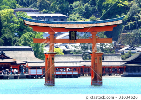 Itsukushima shrine  31034626