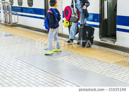 Tokaido Shinkansen Shin-Yokohama Station Home Tokaido Shinkansen Shin-Yokohama Station Home 31035199