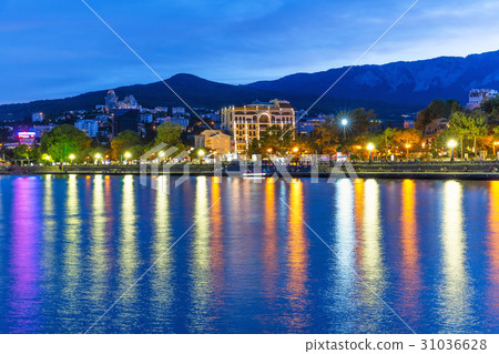 Evening panorama of Yalta, Crimea, Ukraine 31036628