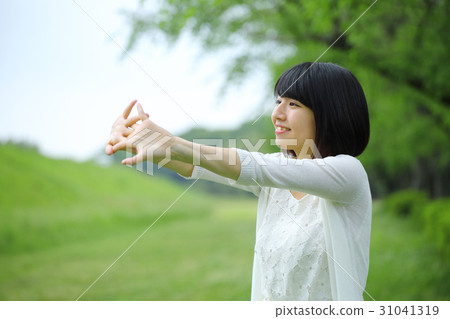 Fresh green and women Fresh green and women 31041319