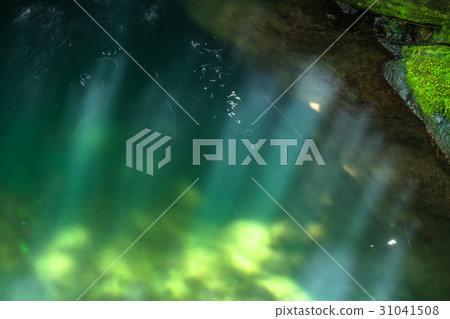 Fountain of a valley 31041508