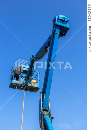 Electric technical repairing street light by boom Electric technical repairing street light by boom 31042539