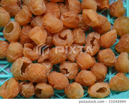 dry longan in plastic basket dry longan in plastic basket 31048994