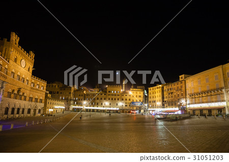 Siena night view, Tuscany, Italy 31051203