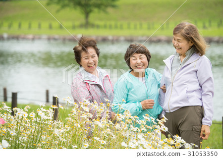 Senior women jogging active senior image Senior women jogging active senior image 31053350