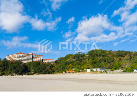 Many Tohama Beach bath Clear sky blue sky cloud Many Tohama Beach bath Clear sky blue sky cloud 31062109