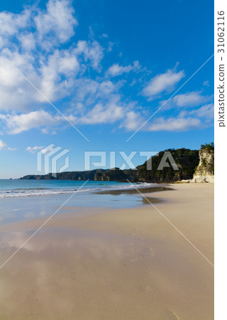 Many Tohama Beach bath Clear sky blue sky cloud Many Tohama Beach bath Clear sky blue sky cloud 31062116