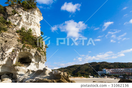 許多Tohama海灘浴清楚的天空藍天雲彩 許多Tohama海灘浴清楚的天空藍天雲彩 31062136
