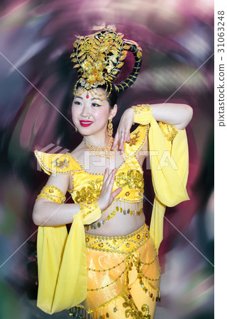 asian dancer actress in a yellow  31063248