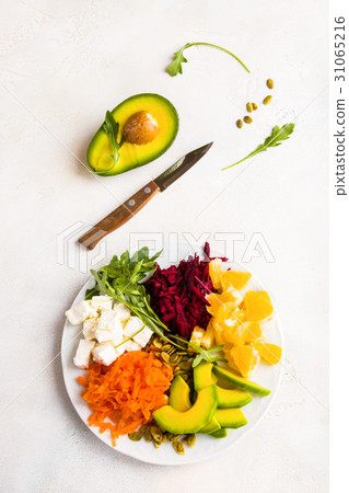 Healthy vegetarian salad with raw beetroot 31065216