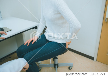 腰痛 背痛 下背疼痛 31071771