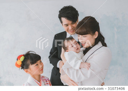 child, whelp, younger 31073406