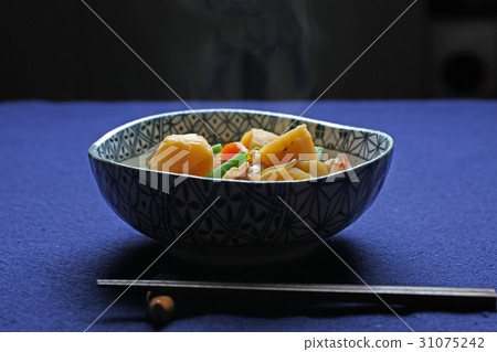 Meat and potatoes 31075242