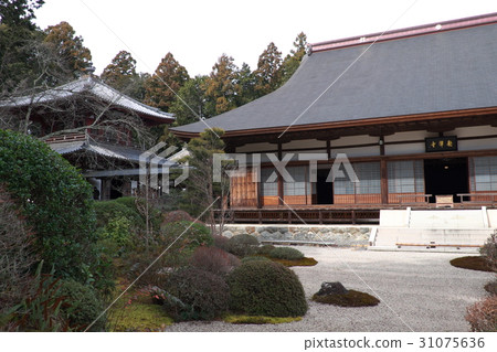 Yongsan-ji temple's main garden A garden of a companion open-foot 31075636