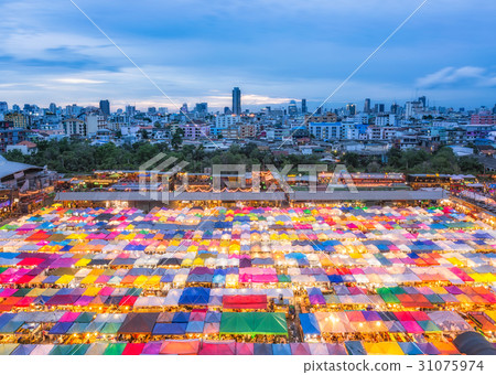 Colorful Train night market in Bangkok. 31075974